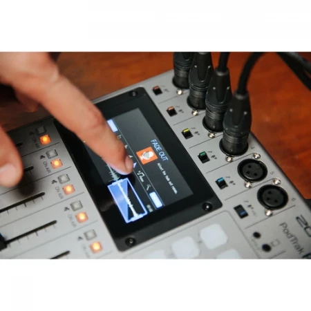 Jual Zoom PodTrack P8 Portable Multitrack Podcast Recorder Harga